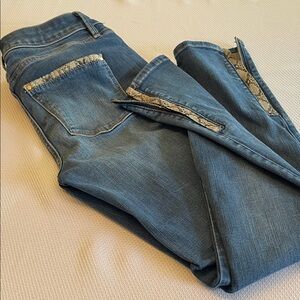 White House Black Market Blue Denim Women's Skinny Ankle Jean Snake Print Detail
